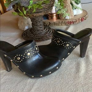 Michael Kors sz4 1/2Black w/gold studs wood heels